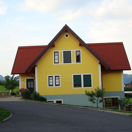 Weingut Winzerhof Gaestezimmer Grebenz Grossklein Exterior photo