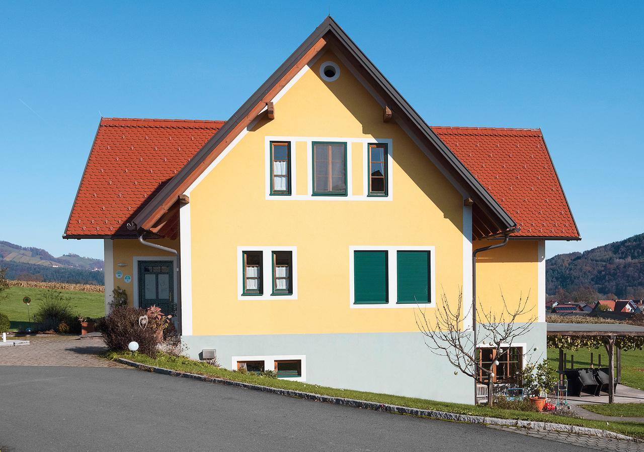 Weingut Winzerhof Gaestezimmer Grebenz Grossklein Exterior photo